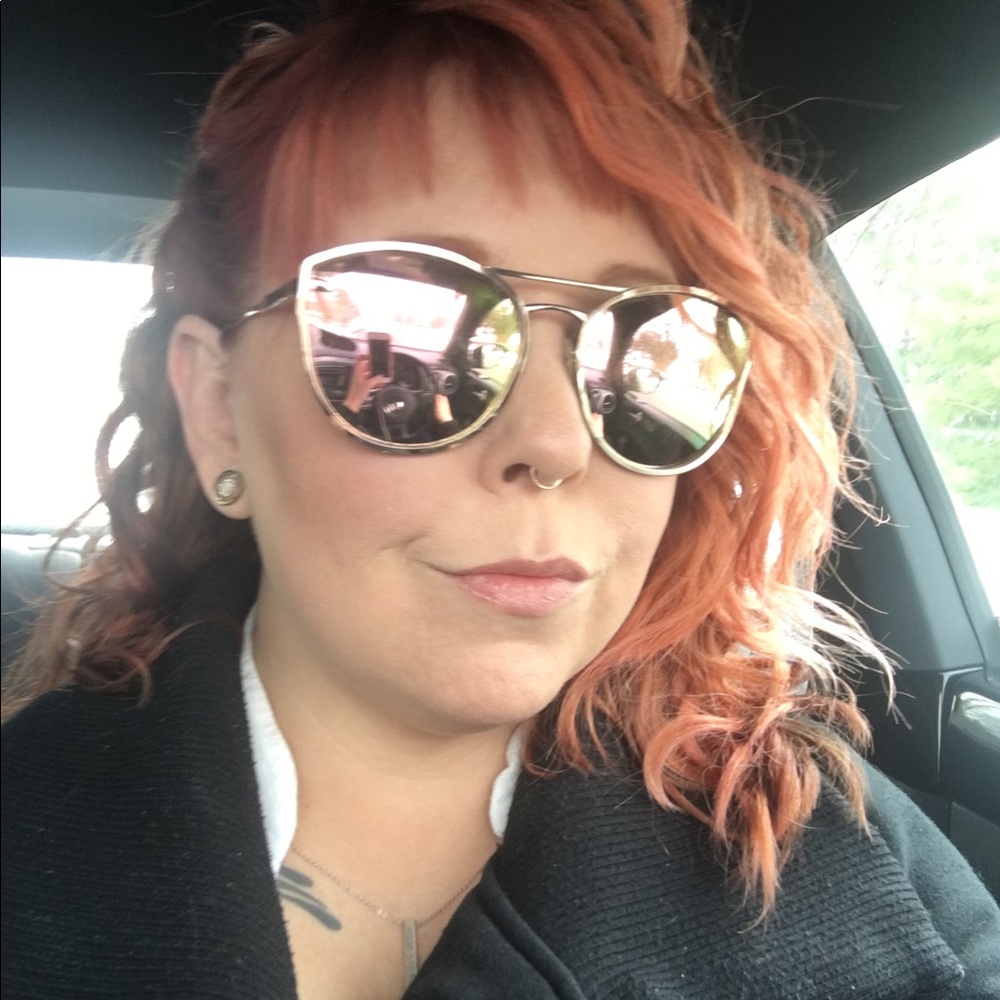 Meet your Posher, Stacy